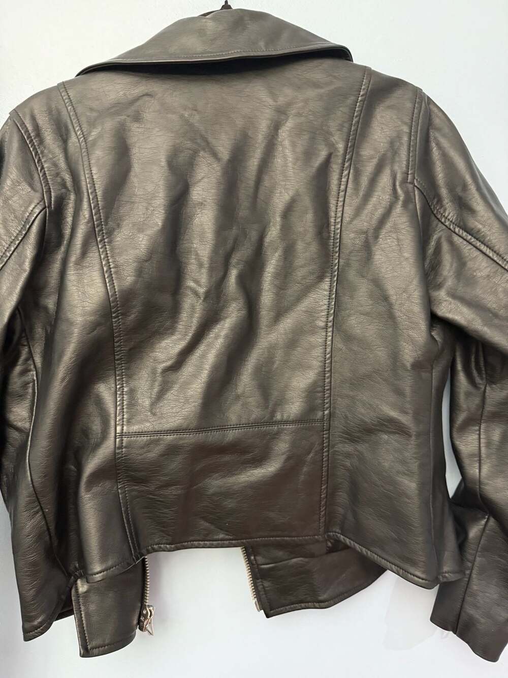 Jackets & Coats - Picture 10 of 10